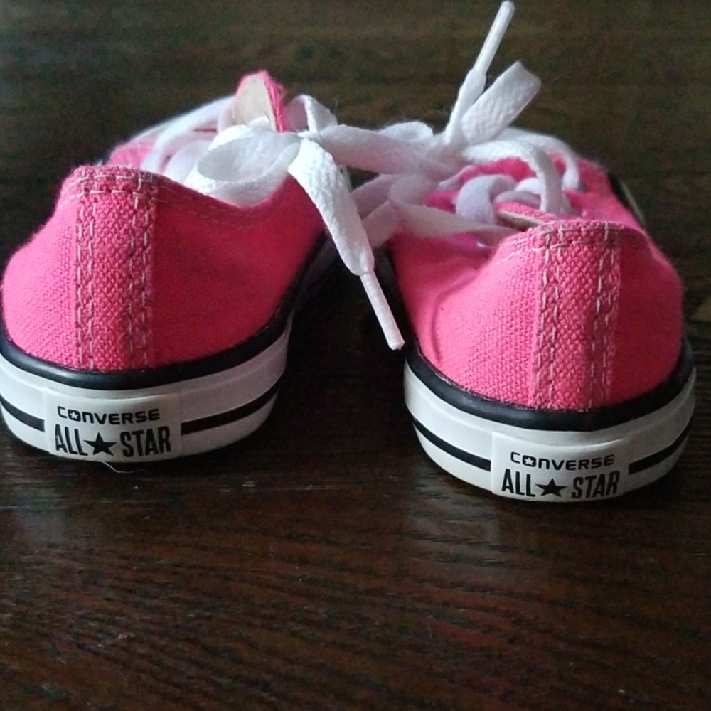 Converse - Picture 2 of 3
